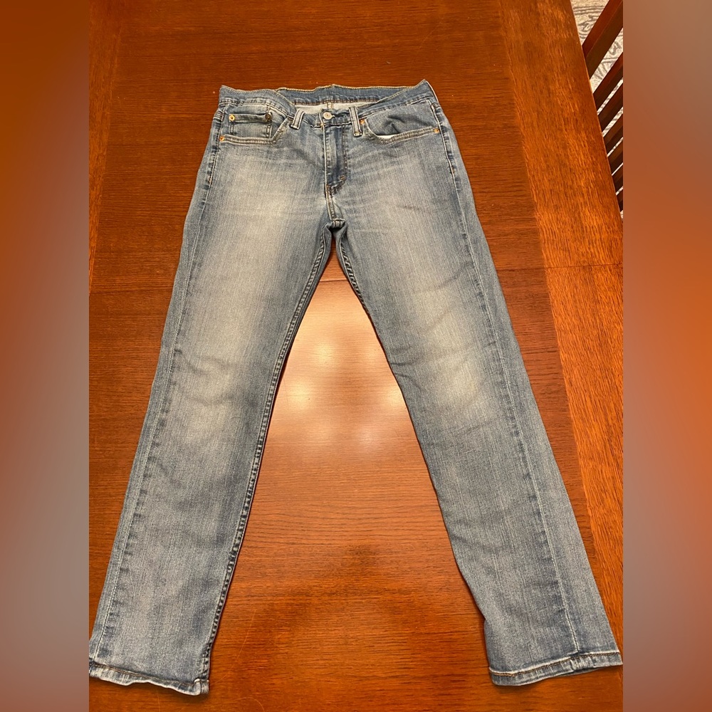 Levi’s 511 32 x 30. Washed out blue jeans.